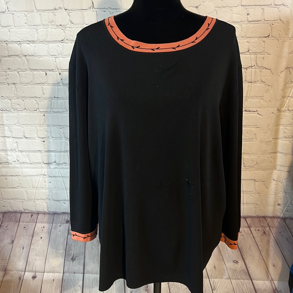 3X Finity woman black with peach trim crew neck sweater. 3/4 sleeve.Rayon/Nylon